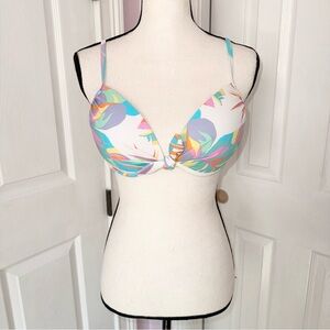 So pastel floral swim bikini top w/back hook closure, shoulder straps, sz large